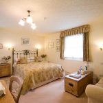 spacious Elfrida room at Park Cottage B&B Warwick