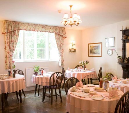 A view of the eating area in Park Cottage